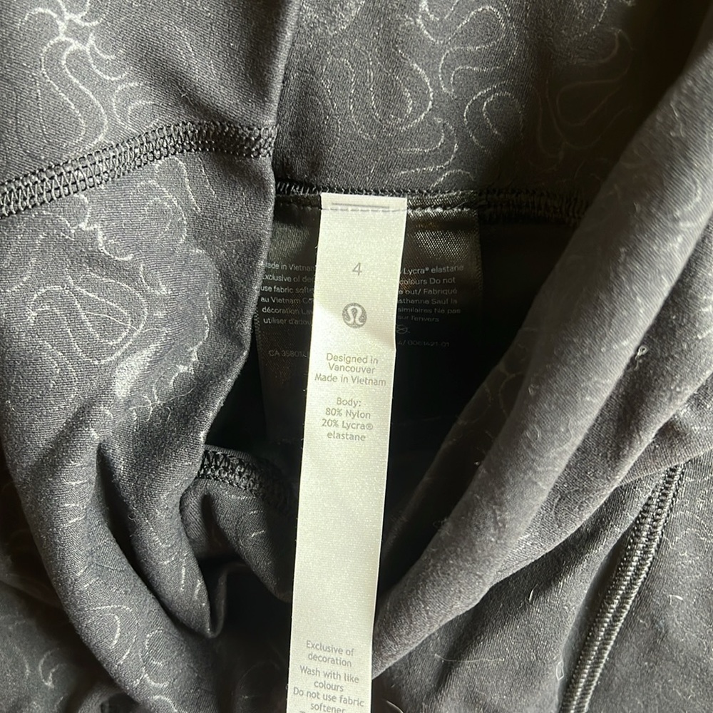 RARE lululemon Align™ High-Rise Pant with Pockets 25"
Yogo Emboss Black - Picture 7 of 7